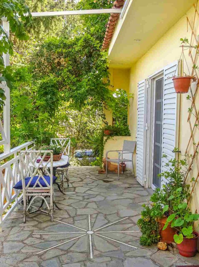 St. Thomas Bed And Breakfast Paianía Exterior photo