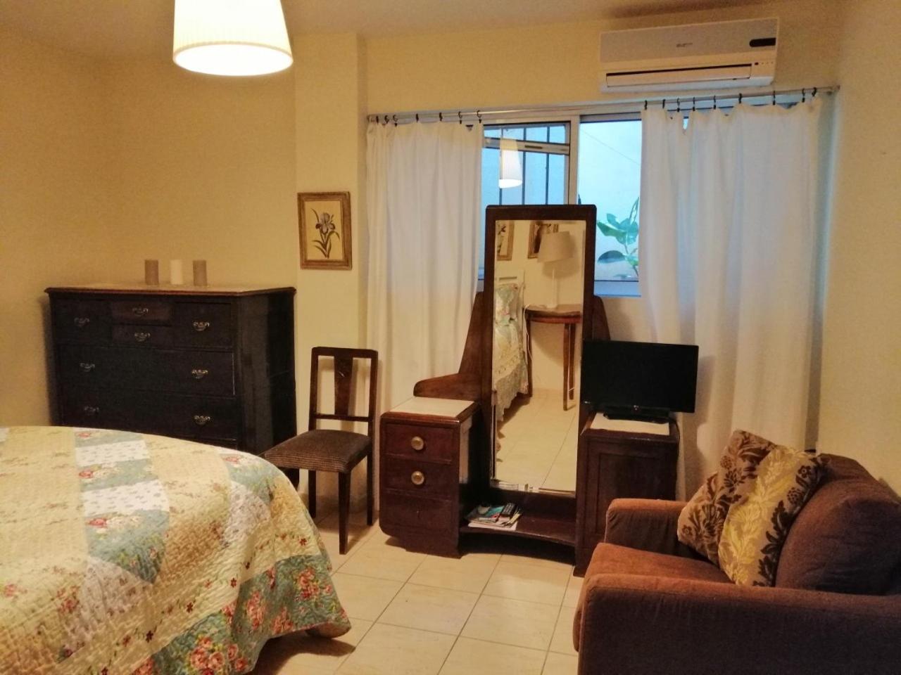 St. Thomas Bed And Breakfast Paianía Exterior photo
